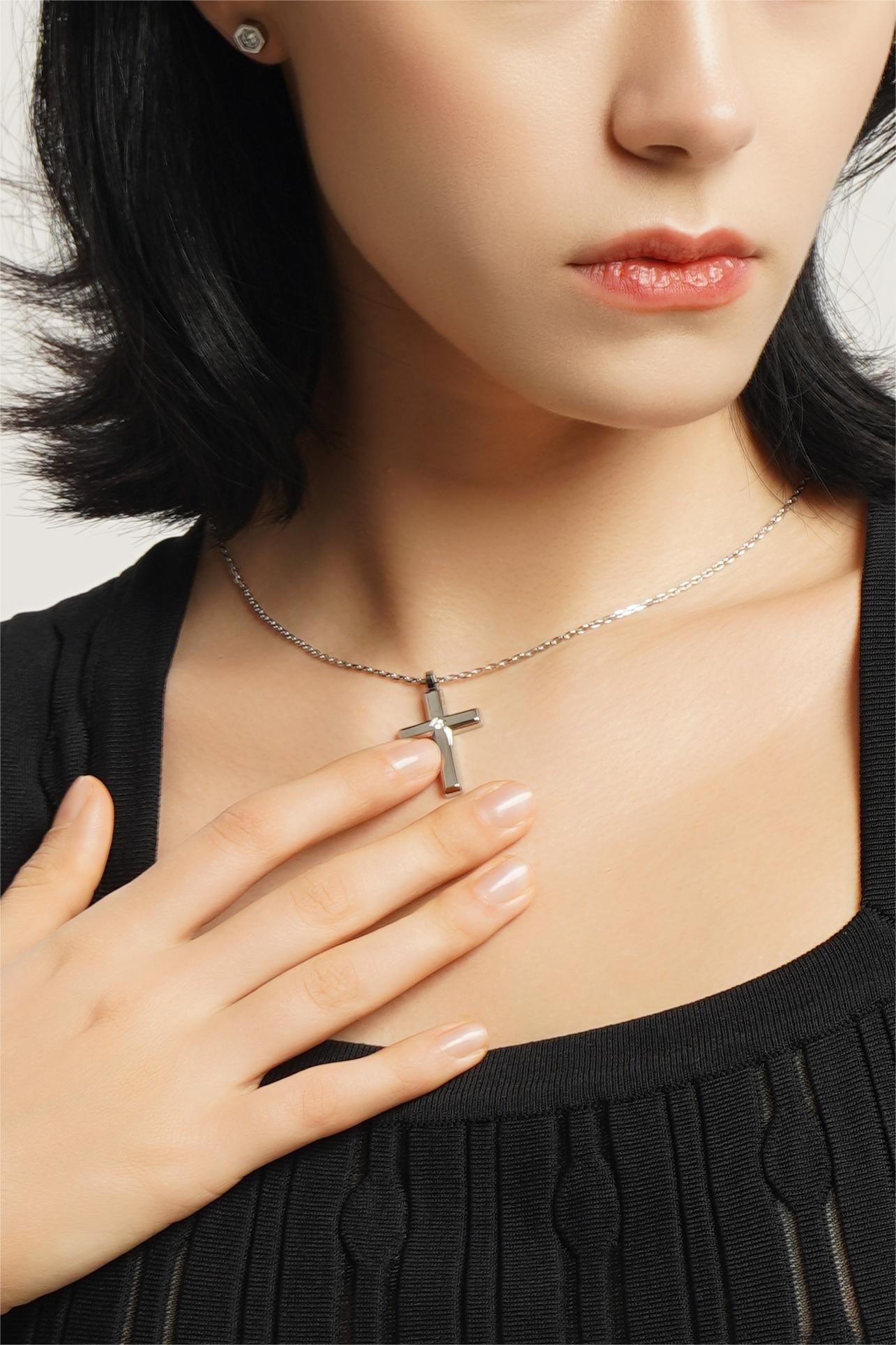 ZY-104 Cross Moissanite Necklace