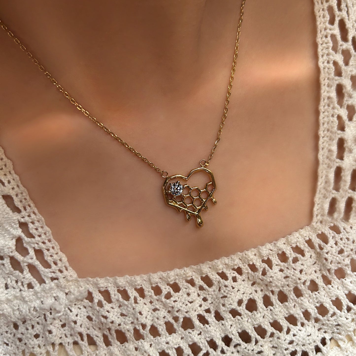 Original Handmade Melting Beehive Lovely Pendant Moissanite Necklace daily fashion jewelry for woman