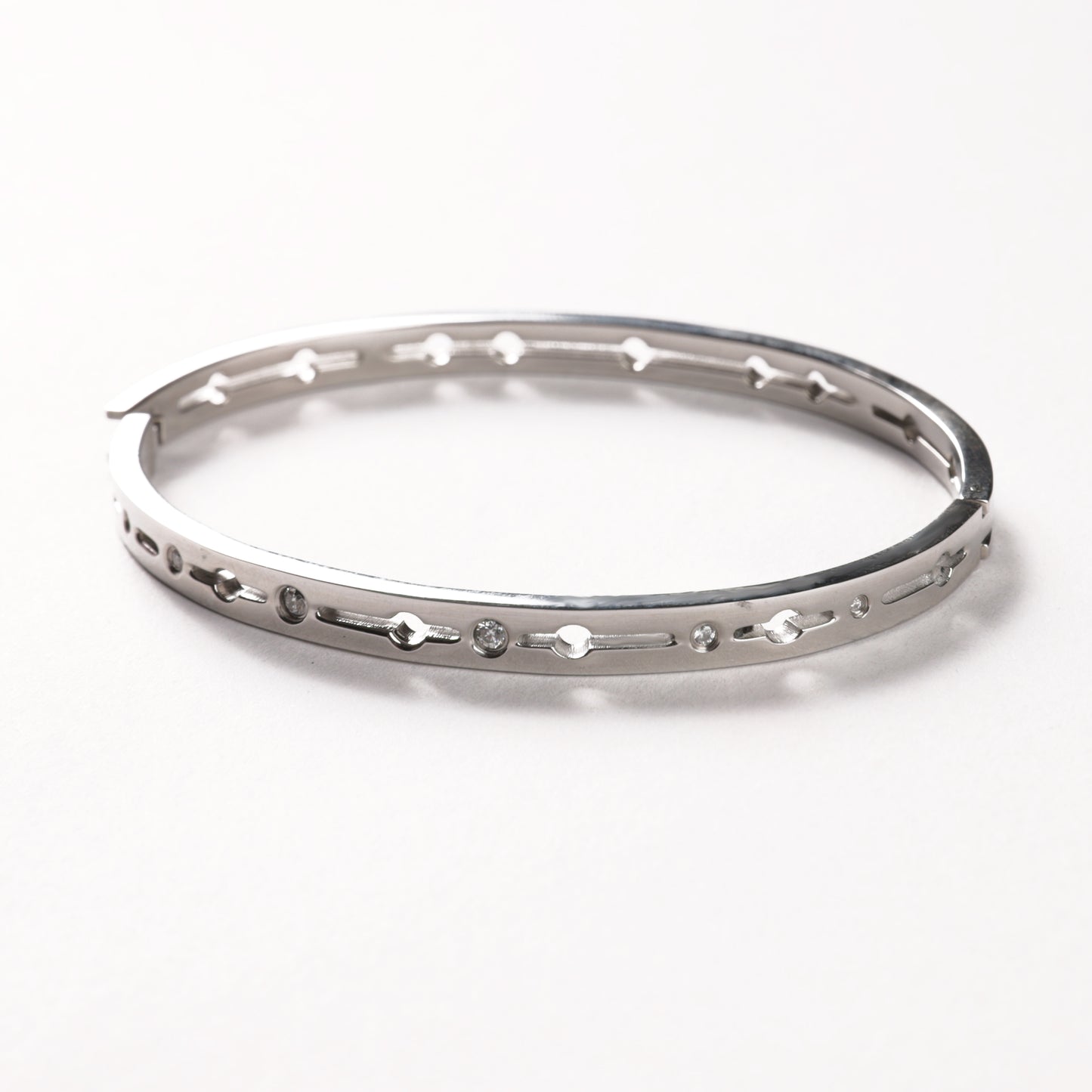 Moissanite Hollow Point Bangle